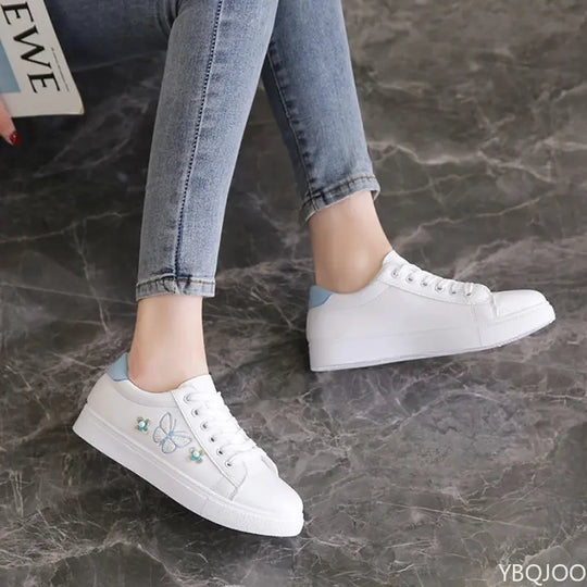 Nouvelles chaussures blanches pour femmes, chaussures plates respirantes à la mode, chaussures décontractées à lacets en cuir, baskets confortables et polyvalentes pour femmes MedSurgery Store For Digital Health