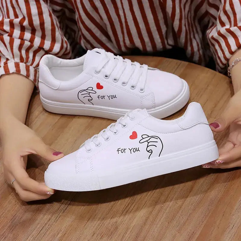 Chaussures de course blanches respirantes pour femmes, nouvelles chaussures décontractées avec lacets et fleurs brodées pour le printemps et l'automne MedSurgery Store For Digital Health