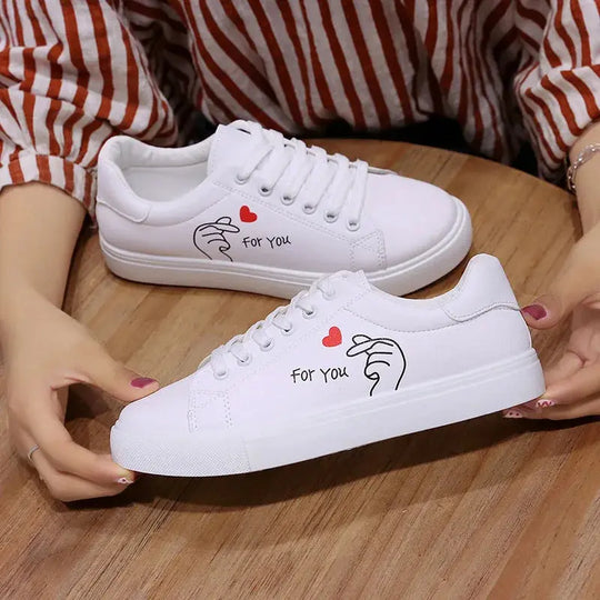 Chaussures de course blanches respirantes pour femmes, nouvelles chaussures décontractées avec lacets et fleurs brodées pour le printemps et l'automne MedSurgery Store For Digital Health