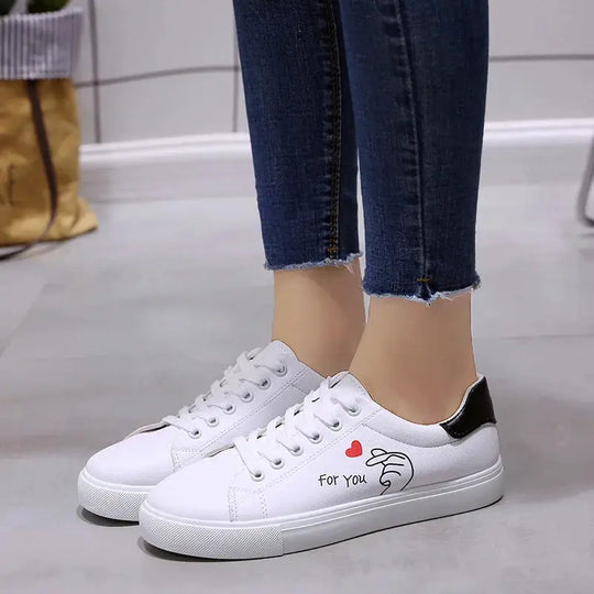 Chaussures de course blanches respirantes pour femmes, nouvelles chaussures décontractées avec lacets et fleurs brodées pour le printemps et l'automne MedSurgery Store For Digital Health