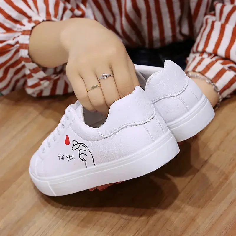 Chaussures de course blanches respirantes pour femmes, nouvelles chaussures décontractées avec lacets et fleurs brodées pour le printemps et l'automne MedSurgery Store For Digital Health