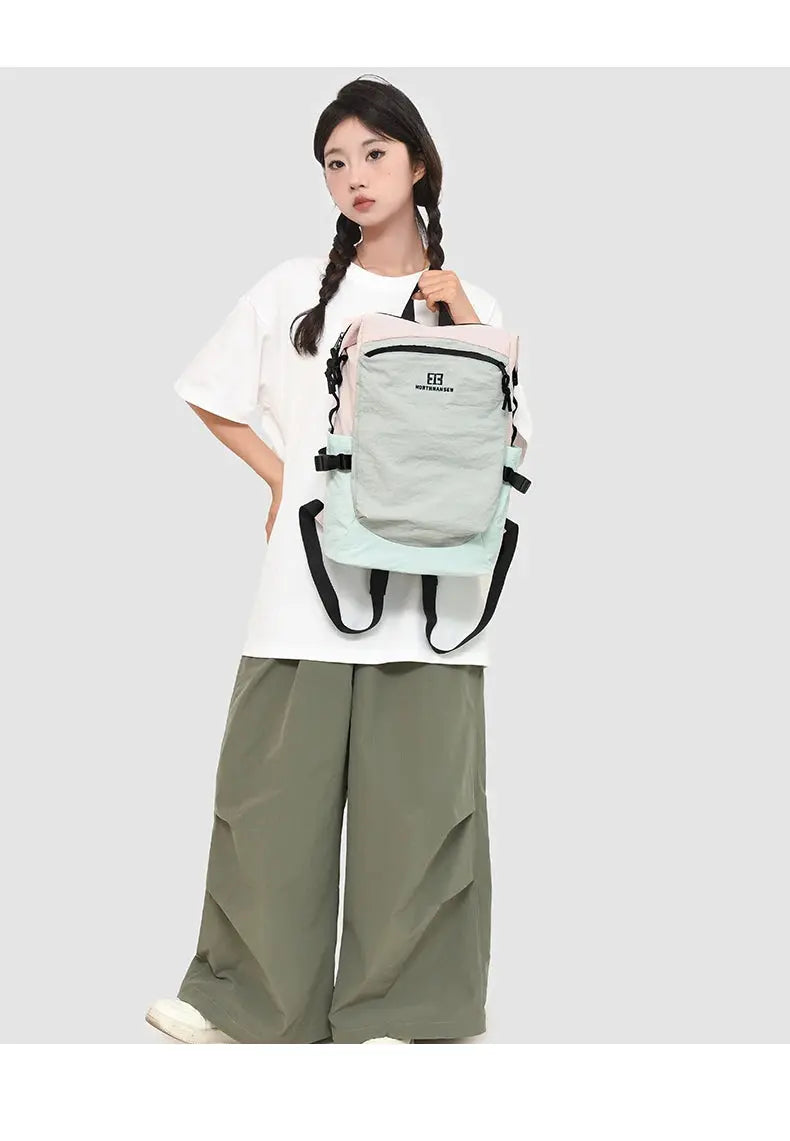 Sac à dos d'extérieur à double bandoulière pour femmes, de grande capacité. Il est portable et convient aux déplacements quotidiens et aux voyages. Il s'agit d'un cas MedSurgery Store For Digital Health