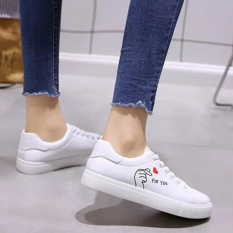 Chaussures de course blanches respirantes pour femmes, nouvelles chaussures décontractées avec lacets et fleurs brodées pour le printemps et l'automne MedSurgery Store For Digital Health