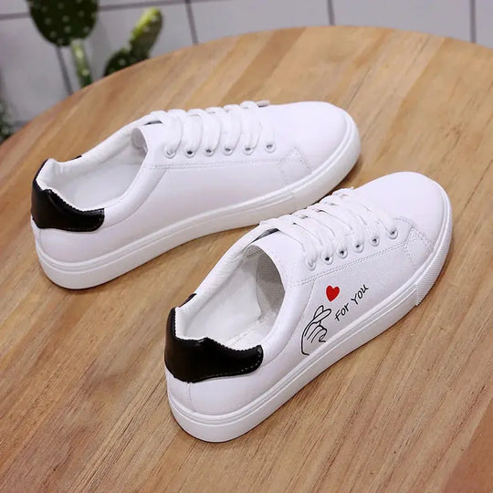 Chaussures de course blanches respirantes pour femmes, nouvelles chaussures décontractées avec lacets et fleurs brodées pour le printemps et l'automne MedSurgery Store For Digital Health