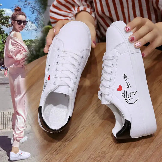 Chaussures de course blanches respirantes pour femmes, nouvelles chaussures décontractées avec lacets et fleurs brodées pour le printemps et l'automne MedSurgery Store For Digital Health