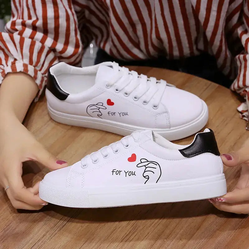 Chaussures de course blanches respirantes pour femmes, nouvelles chaussures décontractées avec lacets et fleurs brodées pour le printemps et l'automne MedSurgery Store For Digital Health
