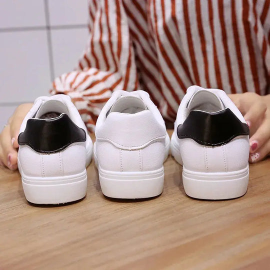 Chaussures de course blanches respirantes pour femmes, nouvelles chaussures décontractées avec lacets et fleurs brodées pour le printemps et l'automne MedSurgery Store For Digital Health