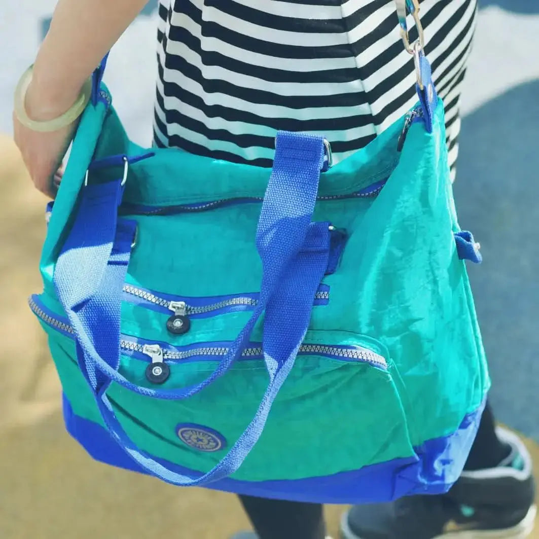 🎒UrbanCare™ Women's Crossbody Bag - Style professionnel, léger et spacieux.