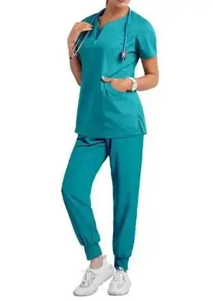 Uniformes chirurgicaux pour femmes - Confort et performance professionnelle.